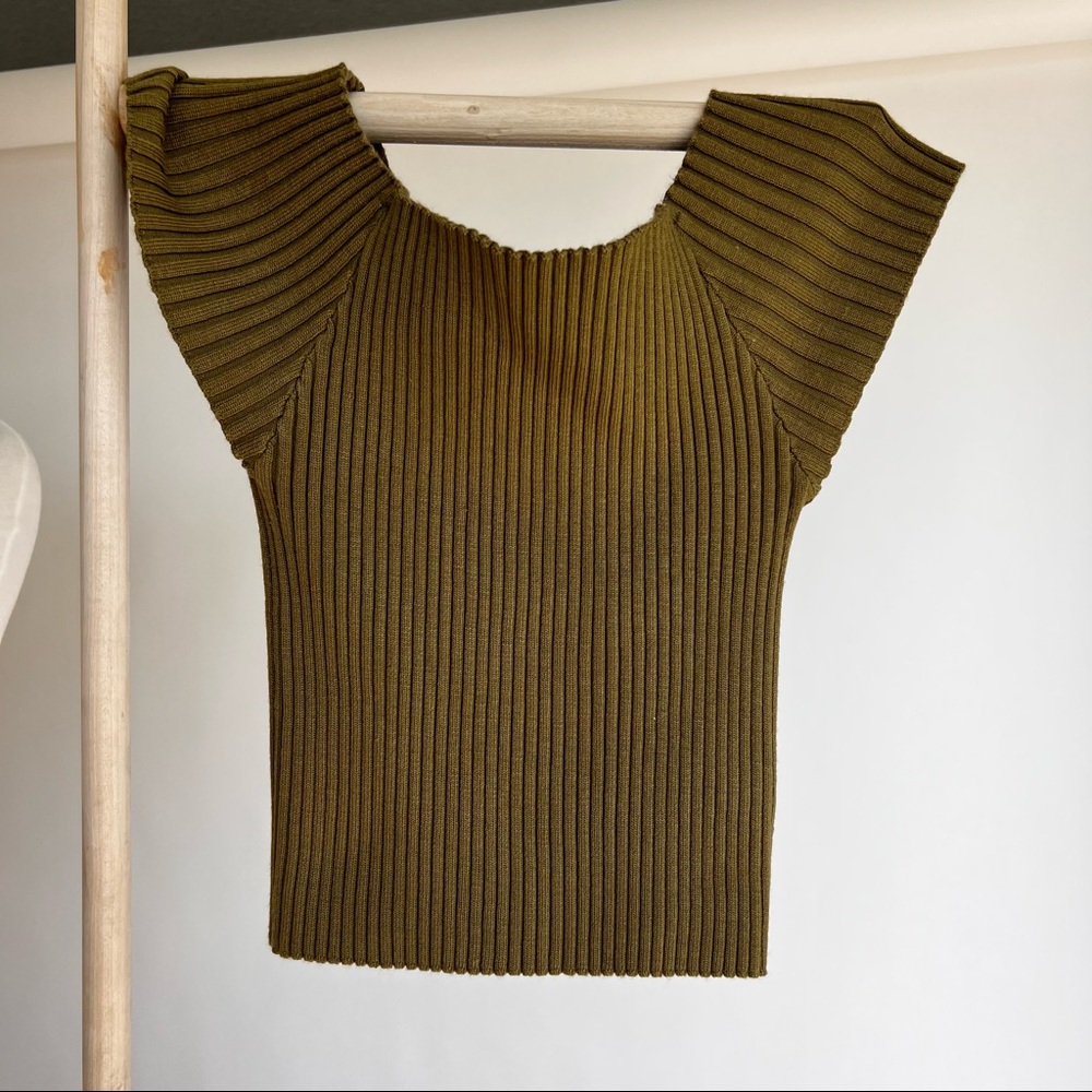SOLD ❌ OLIVE GREEN RIBBED OFF THE SHOULDER CROP TOP - Picture 3 of 5